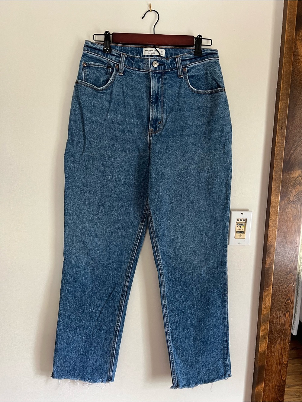 Abercrombie & Fitch High-Rise 90’s Straight Jeans - Curve Love